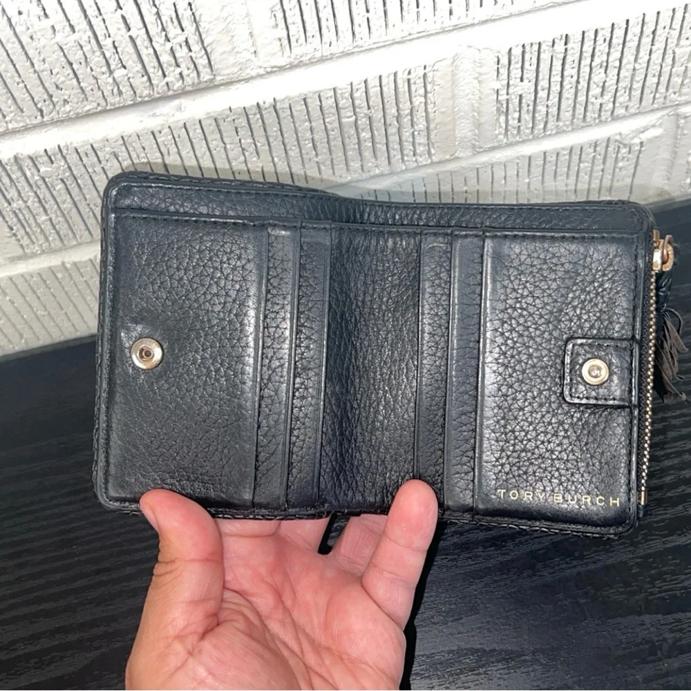 TORY BURCH Bi Fold Black Pebbled Leather Zip Tassel Wallet